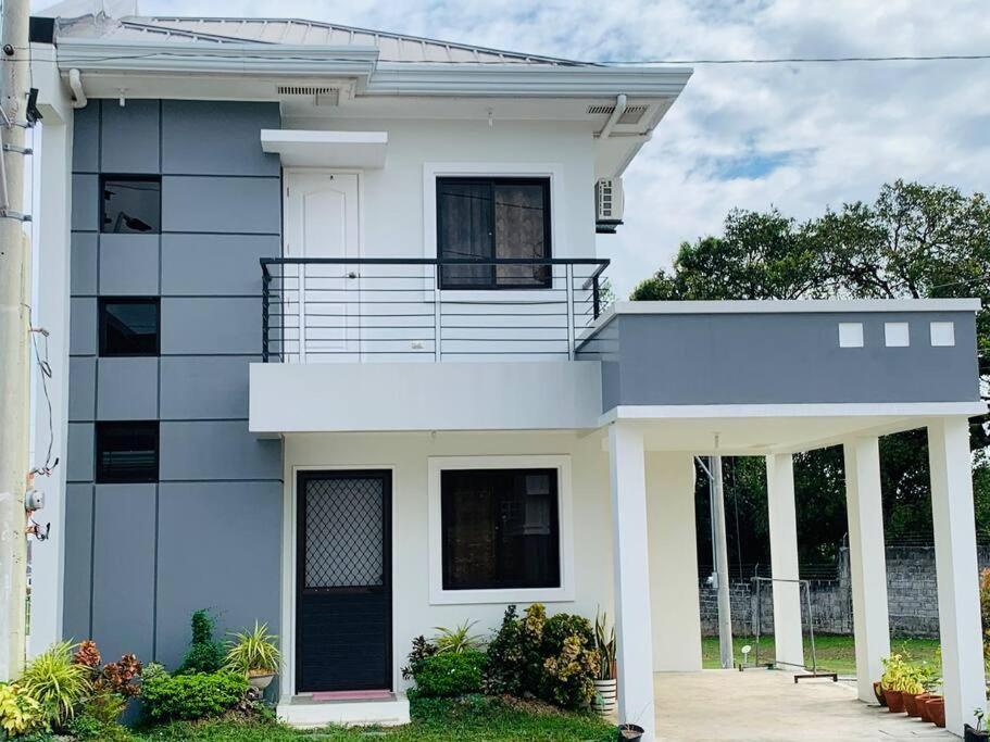 Cozy Home At A Private Subdivision Abucay Exterior photo